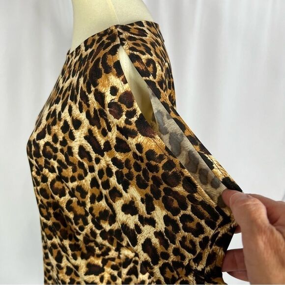 Chico’s Tan Brown Cheetah Animal Print Slit Ruched Tie 3/4 Sleeve Top Medium - Picture 2 of 11